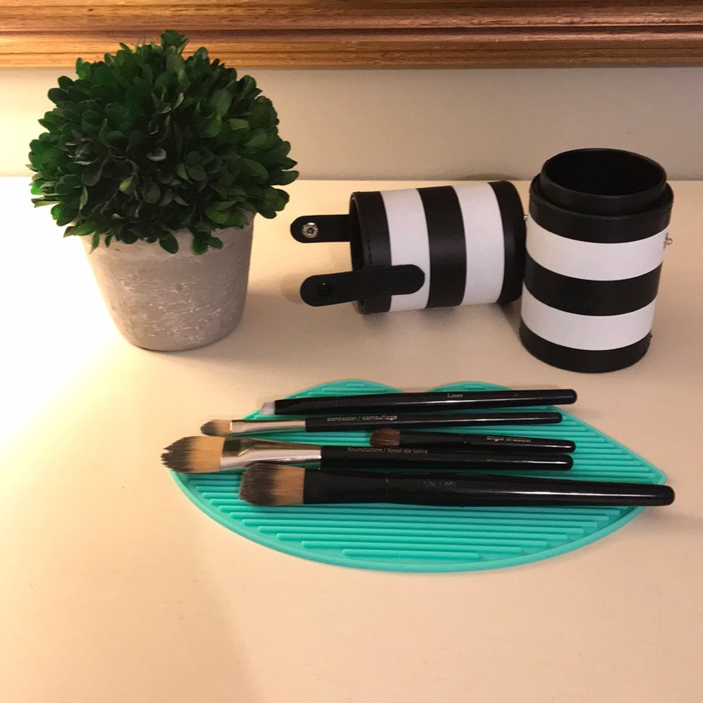 Lancôme brushes and Morphe case